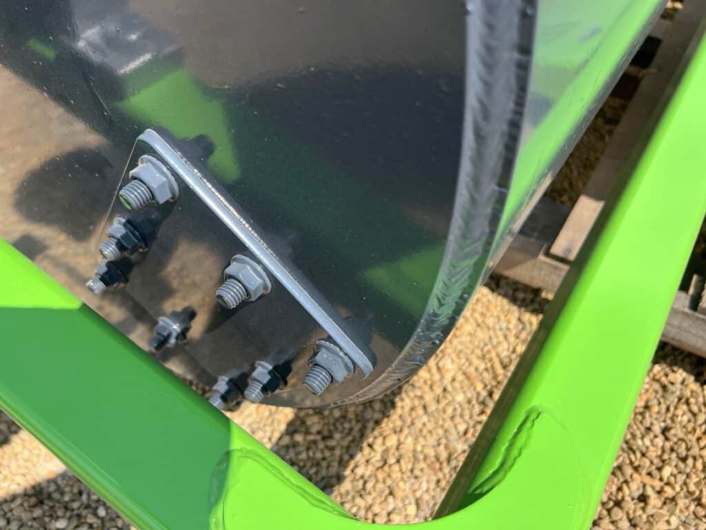 ECHO LR lawn roller drum weld close up showing reinforced seam construction for durability when filled with water