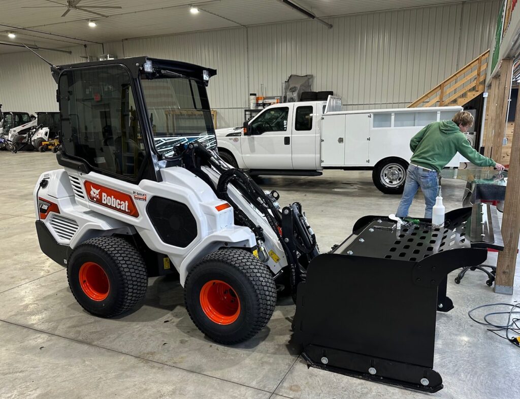 ECHO | CTP Compact Tractor Pusher – 30×32″ Box