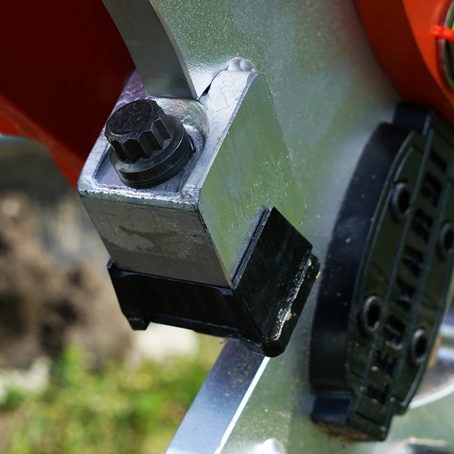 Close-up of replaceable cutter tooth on Eterra Vortex stump grinder
