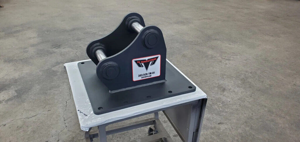 TM Manufacturing Caterpillar 303.5 CR excavator coupler mount for an excavator log splitter