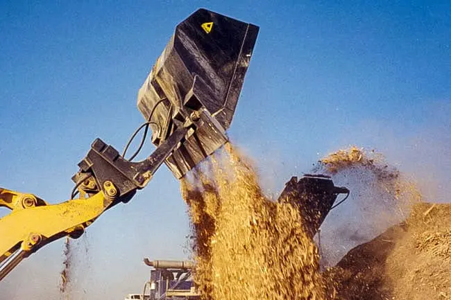 Maxx Attachments | Skid Steer Rollout Bucket