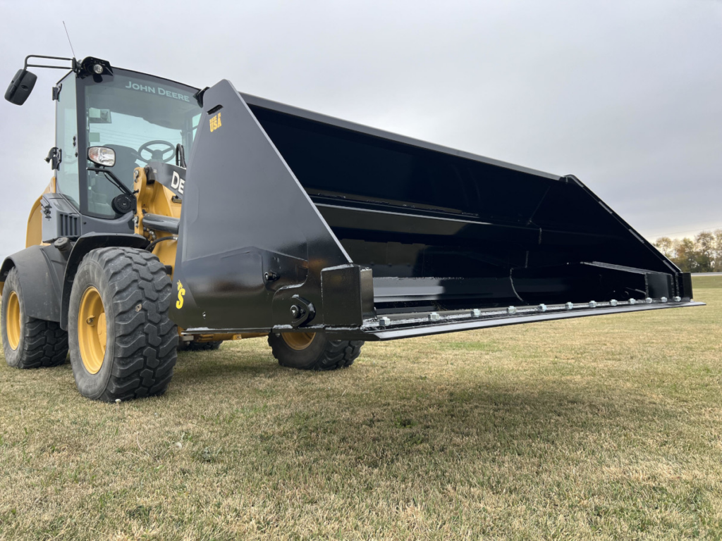 Stinger Attachments | Wheel Loader Hydraulic Dump Bucket