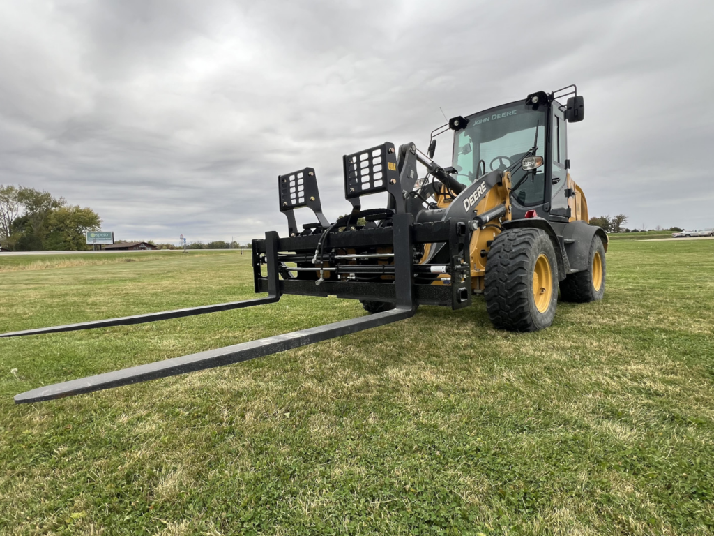 Stinger Attachments | Hydraulic Wheel Loader Pallet Forks