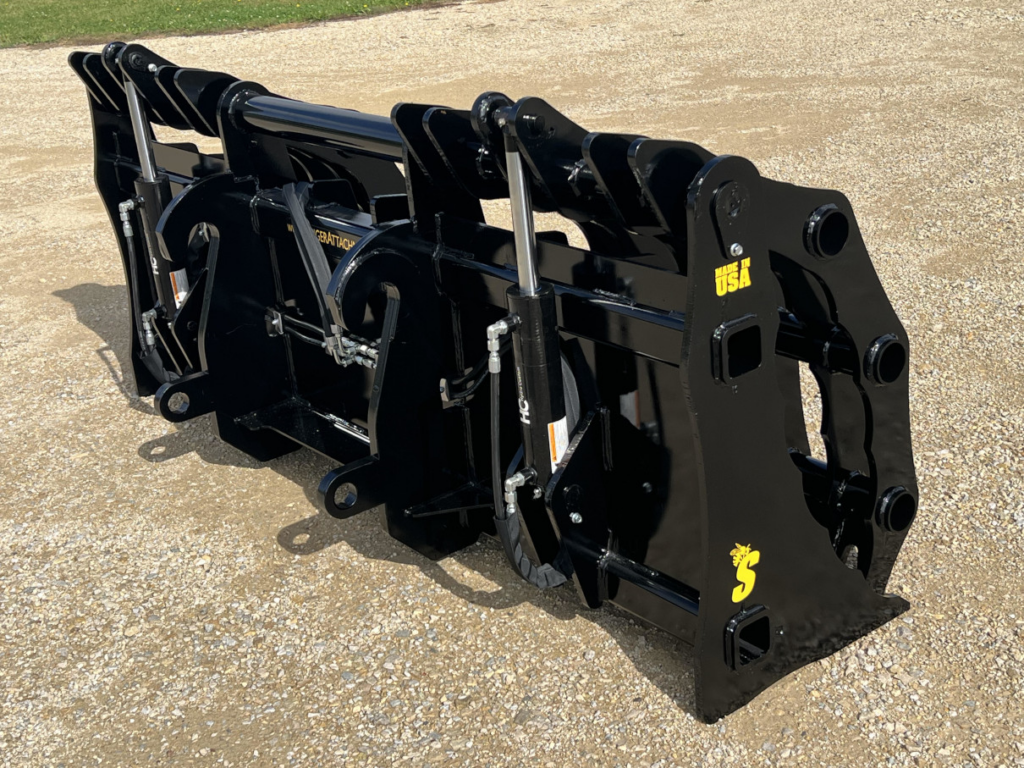 Rear angled view of the Stinger Severe Duty Wheel Loader Clam Grapple showing hydraulic cylinders, hose routing, and reinforced frame
